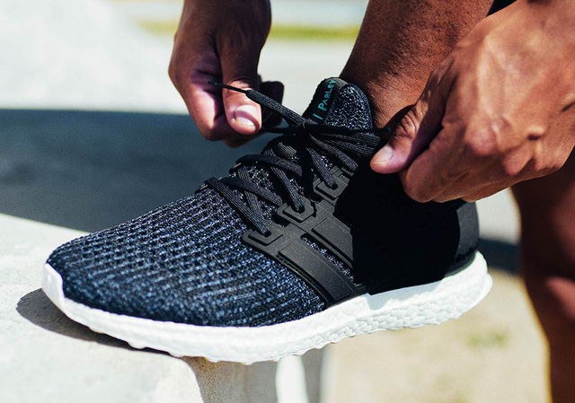 Adidas sẽ chỉ dùng nhựa tái chế cho tất cả các sản phẩm - Ảnh 1.