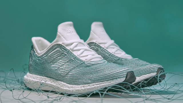 Adidas sẽ chỉ dùng nhựa tái chế cho tất cả các sản phẩm - Ảnh 3.