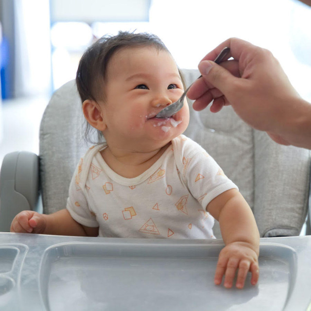 6 bí quyết cho con ăn dặm đúng cách - Ảnh 3.