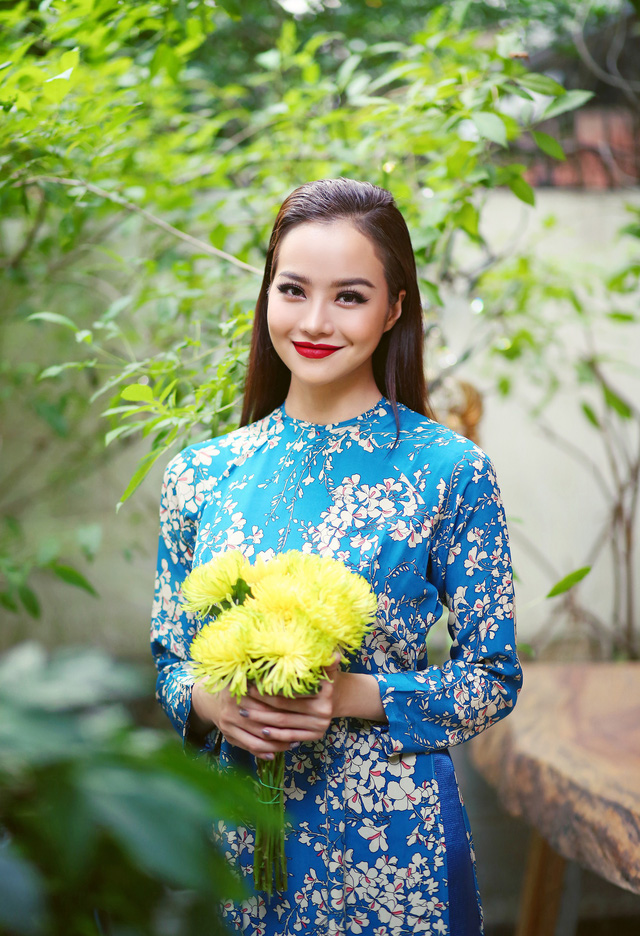 MC Kiều Ngân & Đóa hoa xuân ngời lên màu hy vọng - Ảnh 1.