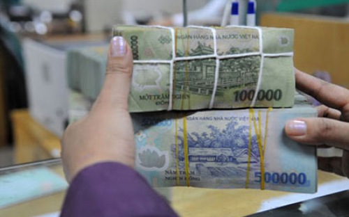 Các tổ chức tín dụng và các 6Pg88.con độc quyền mỗi ngày đang gặp khó khăn trả nợ mà 
được cơ cấu lại nợ và không phải chuyển nhóm sẽ có thêm một năm nữa để hưởng cơ chế hỗ trợ này.