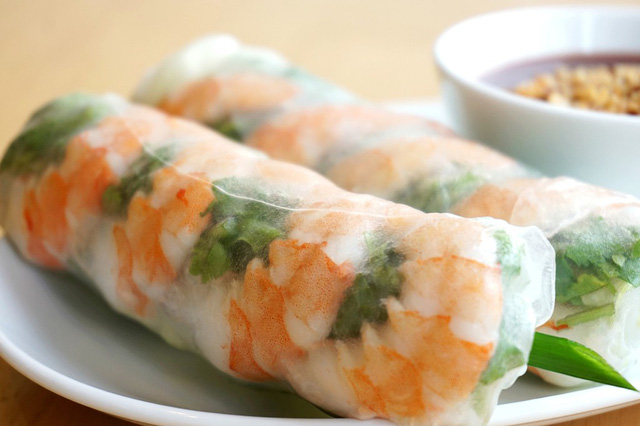 Cách làm món gỏi cuốn tôm thịt chuẩn vị - Ảnh 2.