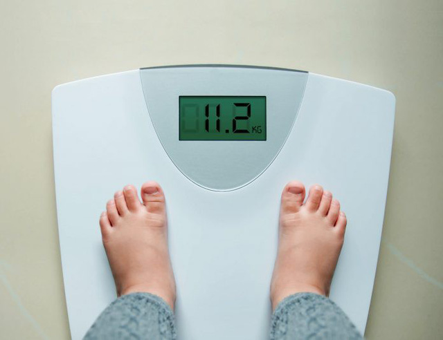 Làm gì để giúp con giảm cân? - Ảnh 1.