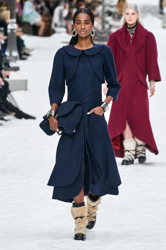 BST Thu - Đông 2019 của Chanel: lời tạm biệt tuyệt đẹp của Karl Lagerfeld - Ảnh 14.