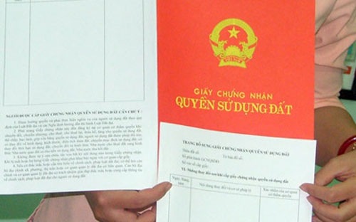 UBND thành phố cho biết, sẽ phấn đầu hoàn thành các chỉ tiêu về cấp giấy chứng nhận quyền sử dụng đất trong năm 2014.