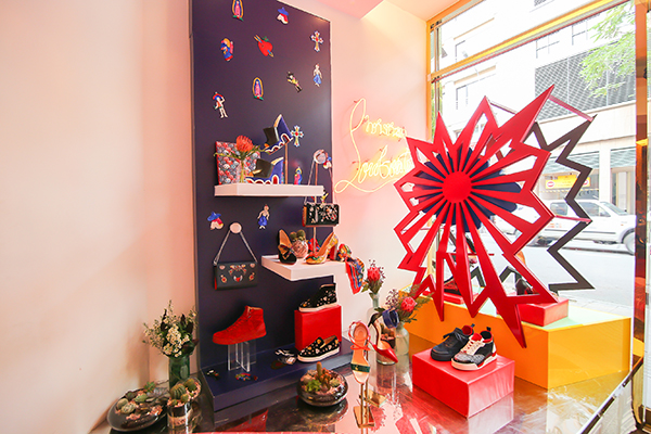 Christian Louboutin ra mắt 4 bộ sưu tập Thu Đông đẳng cấp vừa về Việt Nam - Ảnh 4.