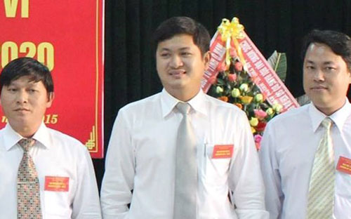 Ông Lê Phước Hoài Bảo (giữa) vừa được bổ nhiệm Giám đốc Sở Kế hoạch và Đầu tư Quảng Nam.<br>
