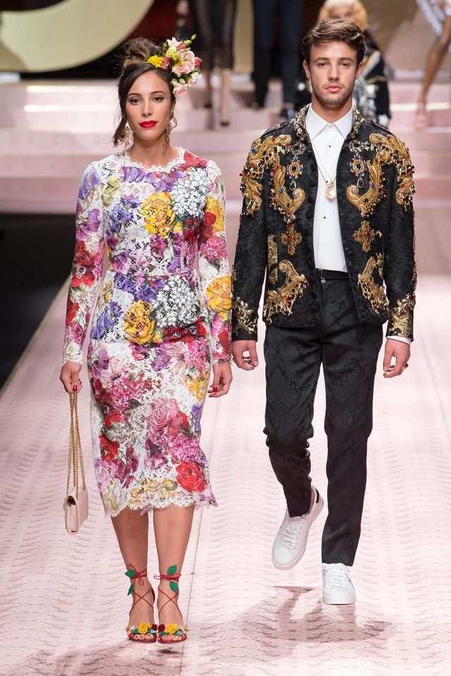 BST ngập sắc hoa cho mọi lứa tuổi của Dolce & Gabbana - Ảnh 15.