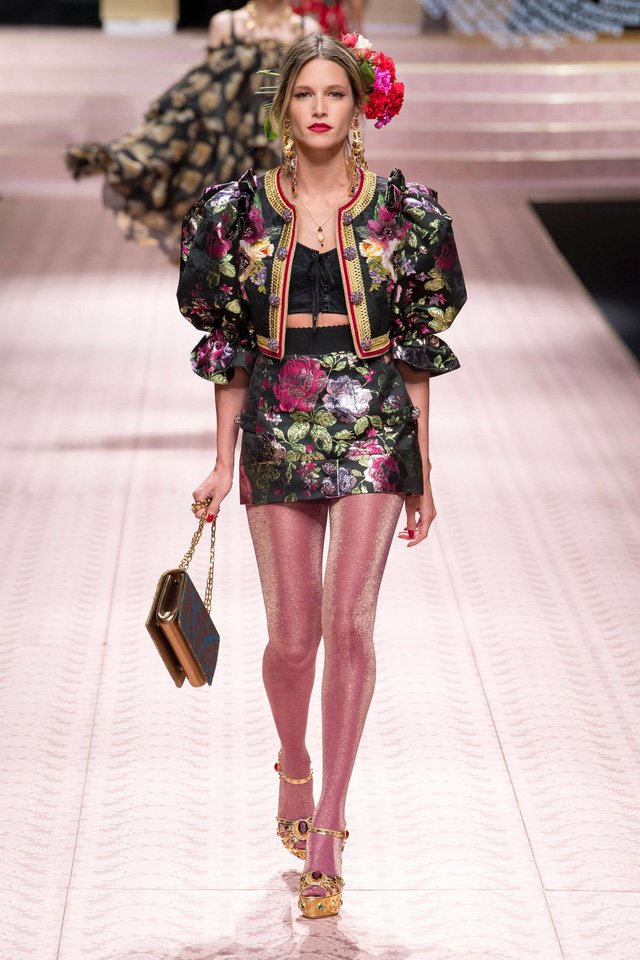 BST ngập sắc hoa cho mọi lứa tuổi của Dolce & Gabbana - Ảnh 9.