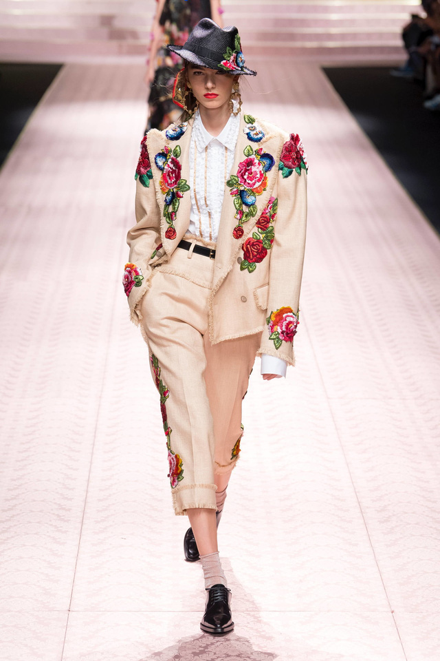 BST ngập sắc hoa cho mọi lứa tuổi của Dolce & Gabbana - Ảnh 10.