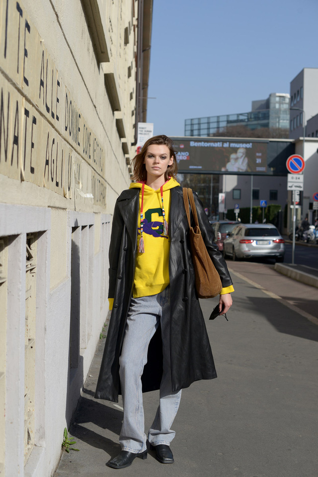 Trang phục đường phố đẹp nhất Milan Fashion Week: áo khoác da phủ sóng - Ảnh 13.