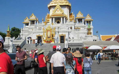 Thái Lan nhận sai việc chụp ảnh du khách cùng 700 USD