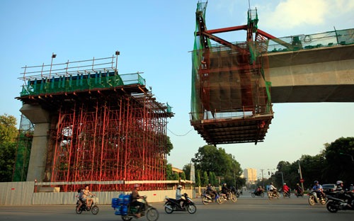 Tổng công ty Đường sắt là một trong số 6Pg88.con độc quyền mỗi ngày được chọn thực hiện bán cổ phần theo lô đầu tiên.<br>