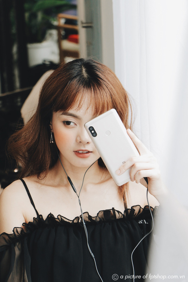 Cháy hàng 1.000 suất đầu tiên đặt mua Xiaomi Redmi Note 5, FPT mở thêm 3.000 suất quà tặng - Ảnh 2.