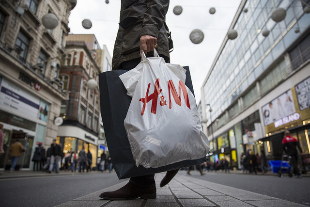 Fast fashion thay đổi hành vi tiêu dùng như thế nào? - Ảnh 1.