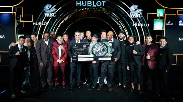 Chiếc đồng hồ Hublot độc bản khắc dòng chữ Việt Nam - Ảnh 1.