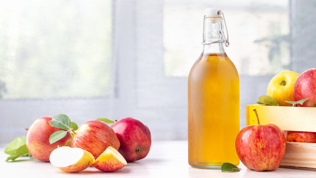 Cách sử dụng giấm táo điều trị mụn trứng cá - Ảnh 1.