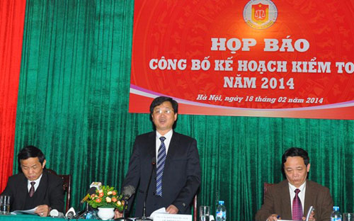 Phó tổng Kiểm toán Nhà nước Lê Minh Khái chủ trì buổi họp báo sáng 18/2.<br>