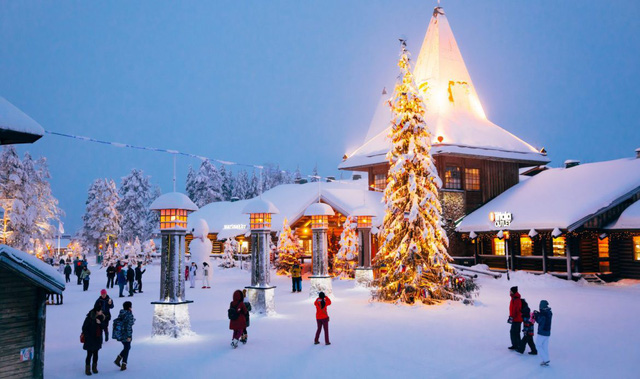 Thăm ngôi làng của ông già Noel giữa mùa Giáng sinh - Ảnh 1.