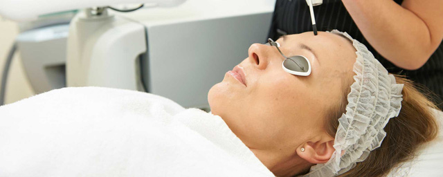 Cẩn trọng khi trị mụn, nám bằng tia laser - Ảnh 1.