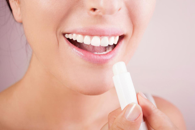 Đôi môi mịn màng mà không cần phụ thuộc son dưỡng - Ảnh 1.