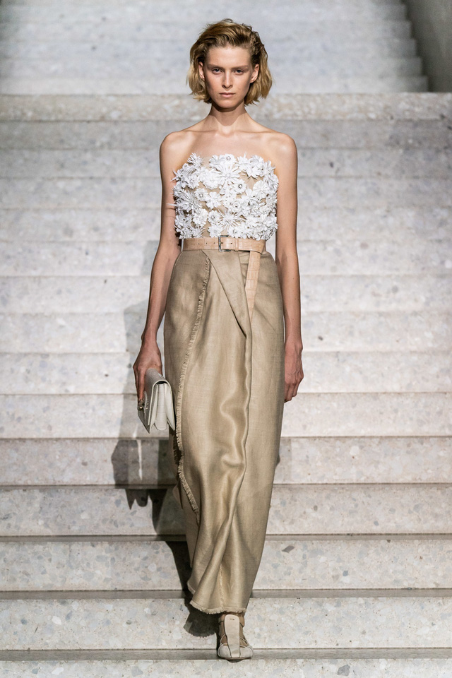 BST Resort 2020 của Max Mara: vẻ đẹp vượt thời gian - Ảnh 7.
