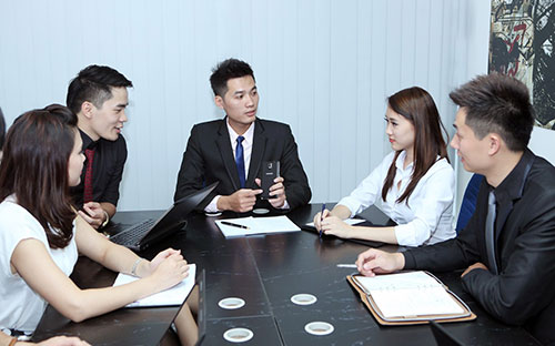 <span style="font-family: 'Times New Roman'; font-size: 15px;">"Khi áp dụng tổng đài di động, mỗi nhân viên tại Thinkcorp đều có thể trao đổi, chăm sóc và giao dịch với khách hàng, điều đó làm thay đổi tác phong và cách Pg88hi Thể Thao, Bóng Đá, Casino, Nổ Hũ, Xổ Số của toàn công ty” - Giám đốc Thinkcorp nói.</span>