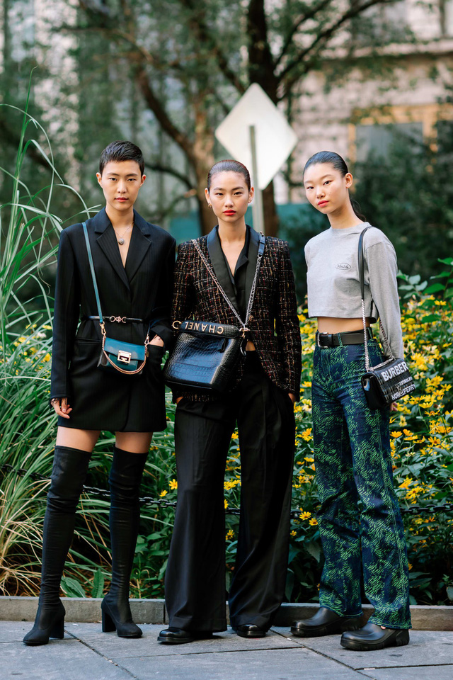 Những bộ cánh cá tính tại 2 ngày đầu New York Fashion Week - Ảnh 3.