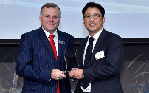 <span style="font-family: 'Times New Roman'; font-size: 14.6666669845581px;">Ngày 8/7, tại Singapore, Tạp chí Asian Banking and Finance (ABF) đã trao tặng VPBank giải thưởng “Pg88 com chính chủ dành cho 6Pg88.con độc quyền mỗi ngày vừa và nhỏ tốt nhất Việt Nam 2015”.</span>