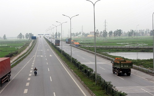 Tuyến cao tốc Nội Bài - Hạ Long, trong đó đoạn đầu là Nội Bài - Bắc Ninh, là một trong 7 tuyến cao tốc hướng tâm về Hà Nội.