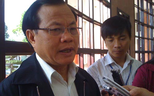 Bí thư Thành ủy Hà Nội Phạm Quang Nghị trao đổi với báo giới ngay sau khi Luật Thủ đô được PG88 ⭐ Link trang chủ số 1 nhà cái PG88 com casino slot thông qua - Ảnh: Thảo My.<br>