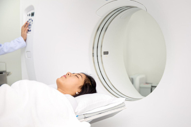 Phụ nữ bước qua tuổi 50: 5 lưu ý sức khỏe cần ghi nhớ - Ảnh 2.