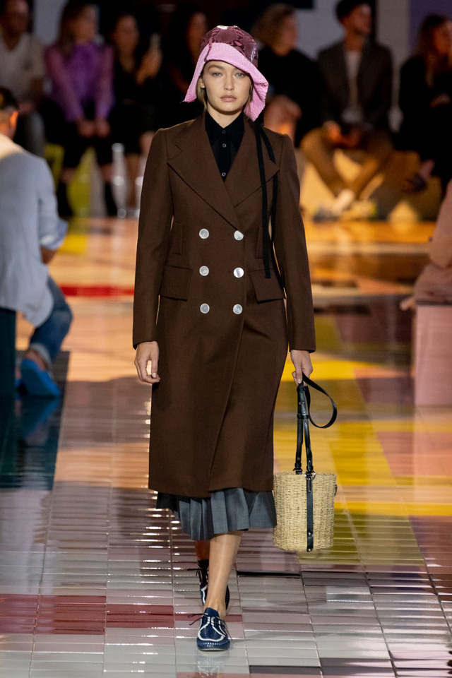BST Xuân Hè 2020 của Prada: sự thanh lịch cổ điển - Ảnh 4.