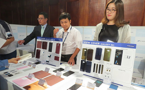 Một 6Pg88.con độc quyền mỗi ngày phụ trợ nước ngoài của Samsung trưng bày, giới thiệu sản phẩm tại triển lãm PG88 Trang chủ nhà cái top 1 hỗ trợ của Samsung sáng 15/7/2015.