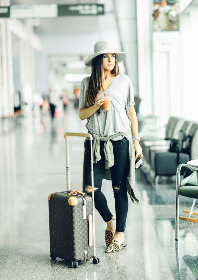 Chọn trang phục ra sân bay cần lưu ý những gì? - Ảnh 9.