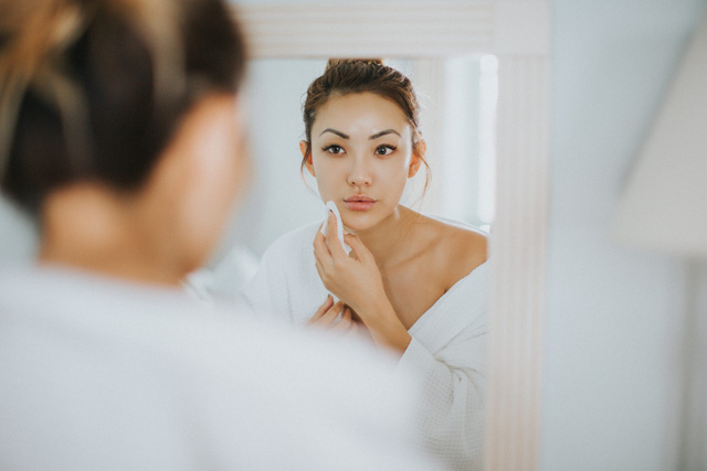 Chăm sóc da ở tuổi 40: cần chú ý những gì? - Ảnh 2.