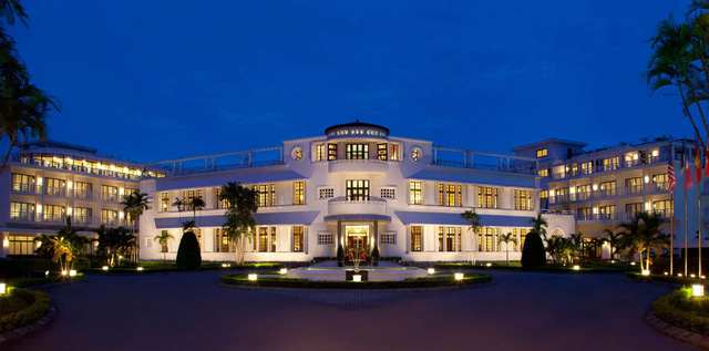 La Residence Hu岷?khuy岷縩 m茫i g贸i ngh峄?d瓢峄g si锚u 膽岷穋 bi峄噒 Vinh Danh T脿 脕o D脿i - 岷h 1.