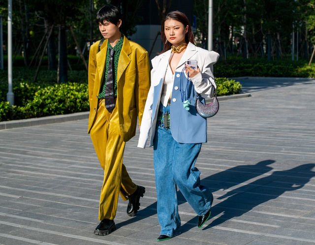 Street style tại các tuần lễ thời trang: suits vẫn phủ sóng - Ảnh 1.