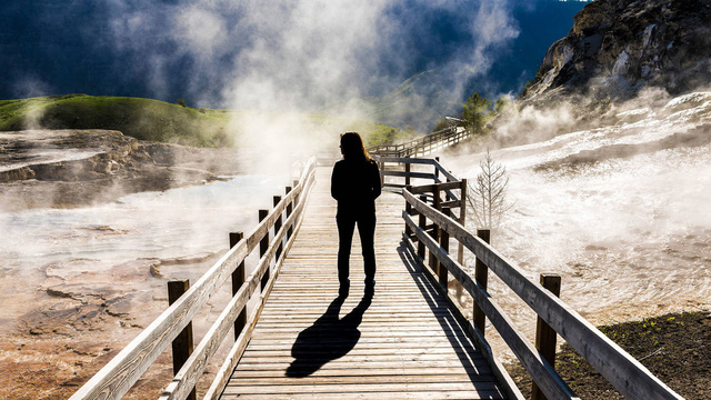 Grand Prismatic Springs: những gam màu tuyệt đẹp trong làn khói - Ảnh 10.