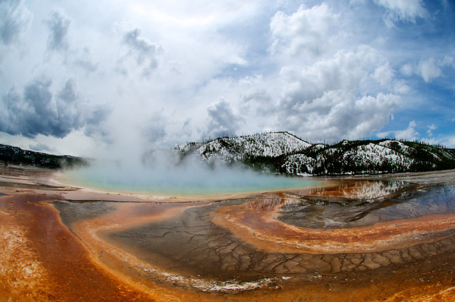 Grand Prismatic Springs: những gam màu tuyệt đẹp trong làn khói - Ảnh 5.