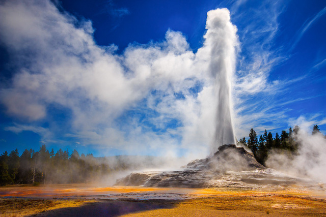 Grand Prismatic Springs: những gam màu tuyệt đẹp trong làn khói - Ảnh 12.