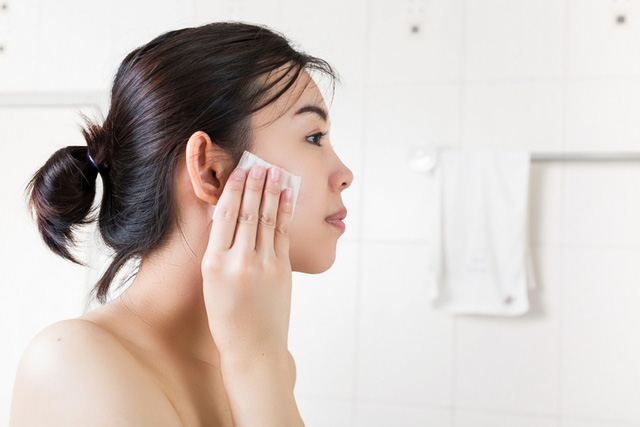 Các bước tẩy trang phù hợp mọi loại da - Ảnh 3.
