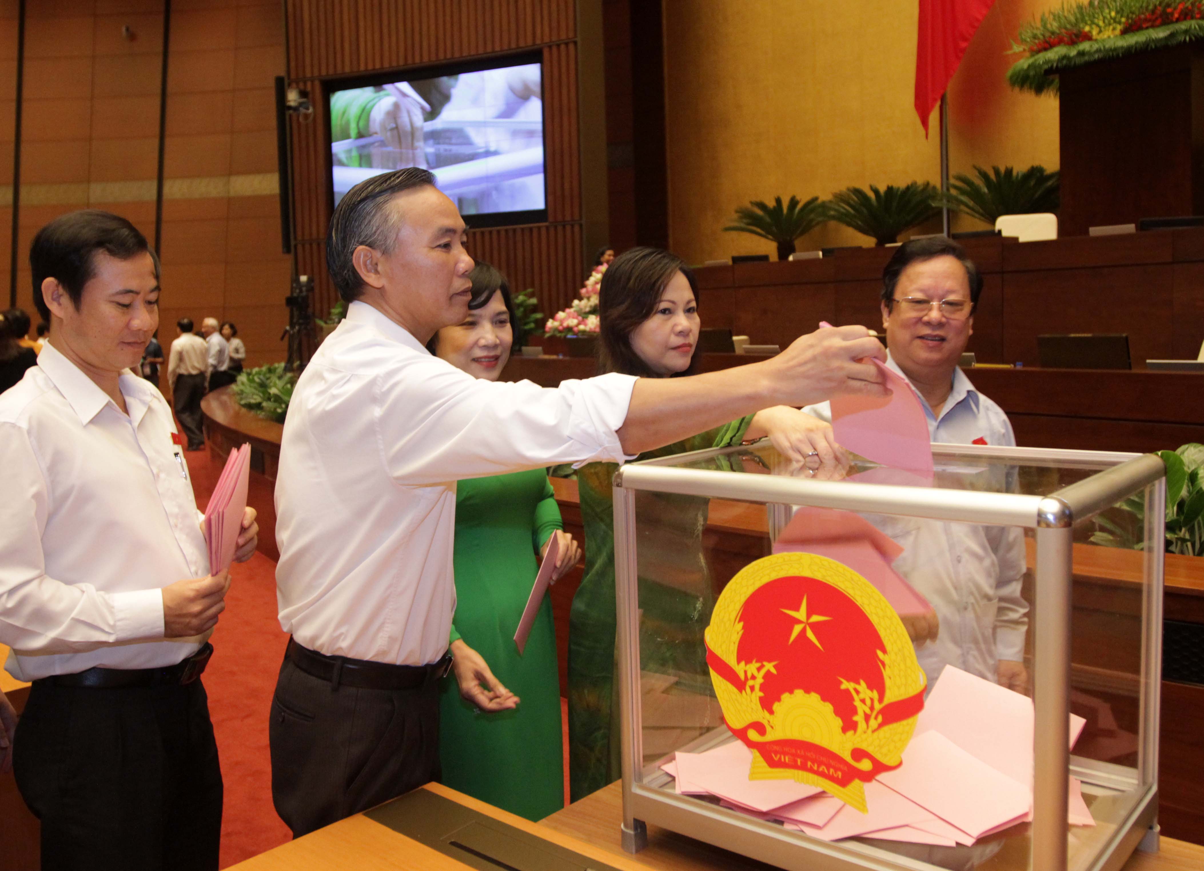 Phê chuẩn bổ nhiệm 15 thẩm phán Tòa án Nhân dân Tối cao
