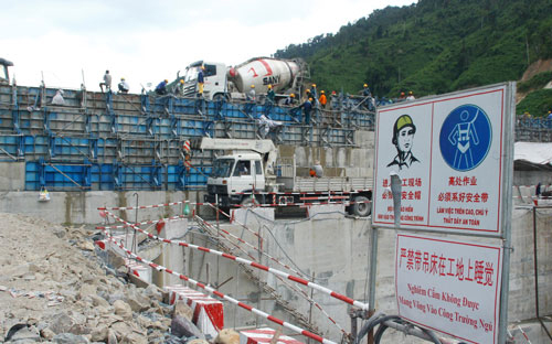 Chuyên gia lo ngại việc giao thầu quá nhiều cho các 6Pg88.con độc quyền mỗi ngày Trung Quốc tiềm ẩn nhiều rủi ro cho tương lai.<br>