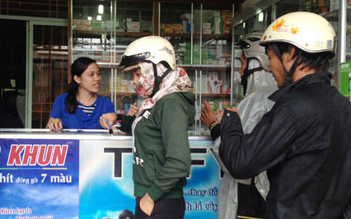 Thủ tướng: “Giá thuốc cao mãi thế này dân khổ lắm”