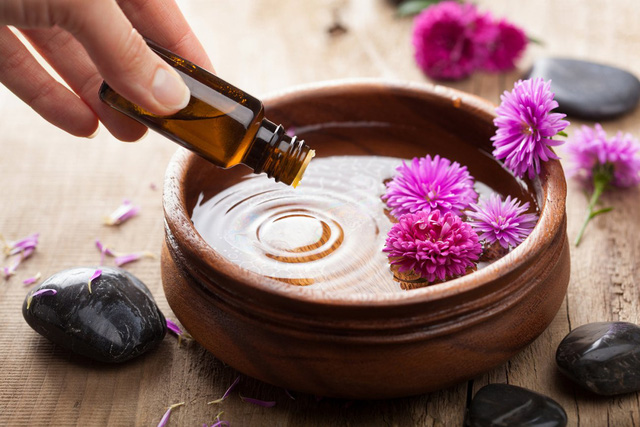Liệu pháp hương thơm với tinh dầu có thể làm được gì? - Ảnh 2.