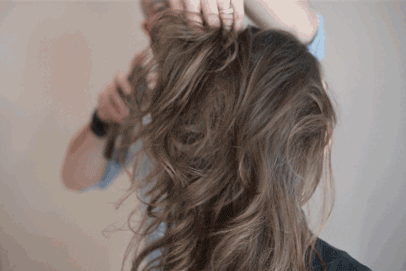 7 bước cho một búi tóc cổ điển đi dự tiệc - Ảnh 1.