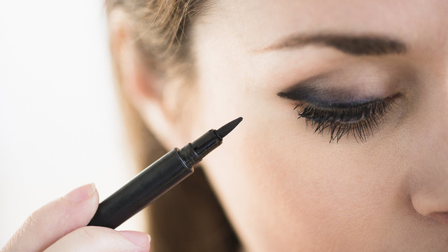 7 lỗi thường gặp khi vẽ eyeliner - Ảnh 2.