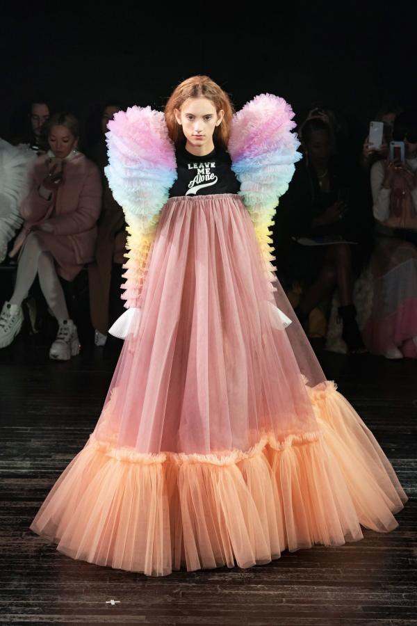BST Viktor & Rolf: Khi meme biến thành thời trang cao cấp - Ảnh 11.