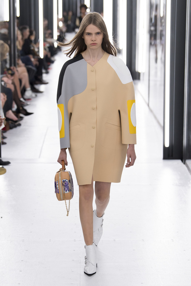BST Xuân – Hè 2019 của Louis Vuitton: cái nhìn tươi sáng về tương lai - Ảnh 14.